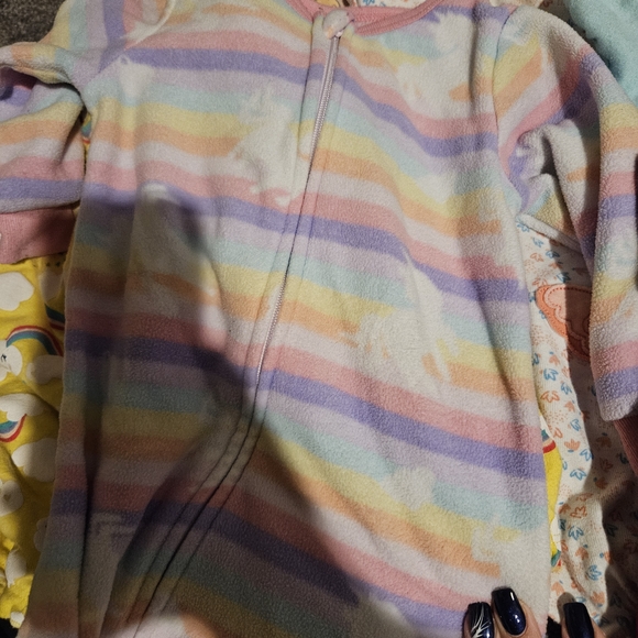 Assorted Bundle Size 6-9 - Picture 10 of 15